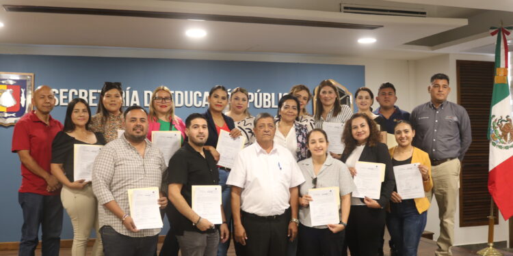 OBTIENEN 15 DOCENTES DE SECUNDARIAS TÉCNICASBASIFICACIÓN DE 165 HORAS