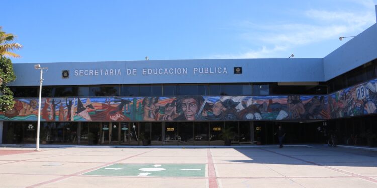 ADVIERTE SEP SOBRE VENTA ILÍCITA DE CONSTANCIAS DE CURSOS PARA DOCENTES