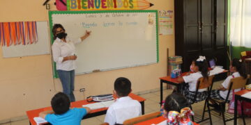 EN LA SEP, 80 POR CIENTO DE LAS 13 MIL EMPLEADAS SON MADRES DE FAMILIA