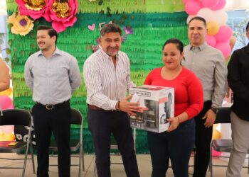 RECONOCE GOBIERNO DEL ESTADO LABOR DE MADRES TRABAJADORAS: HOMERO DAVIS&nbsp;&nbsp;