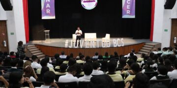 LAS Y LOS JÓVENES SON AGENTES TRANSFORMADORES DE LA SOCIEDAD: HOMERO DAVIS