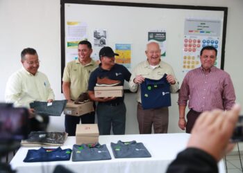 CON UNA EDUCACIÓN HONESTA Y DE TRABAJO EN EQUIPO, TRANSFORMAREMOS NUESTRAS COMUNIDADES