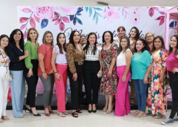 Festeja Ayuntamiento de La Paz a las madres trabajadoras