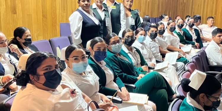 Reconoce IMSS Baja California Sur a las y los enfermeros, en Día Internacional de Enfermería