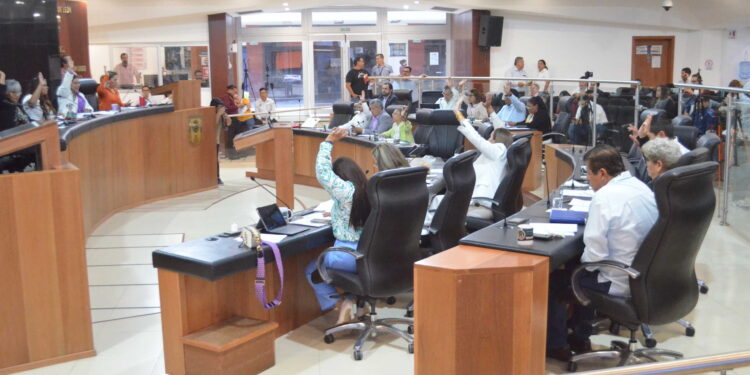 Aprueban Ley 3 de 3 en BCS