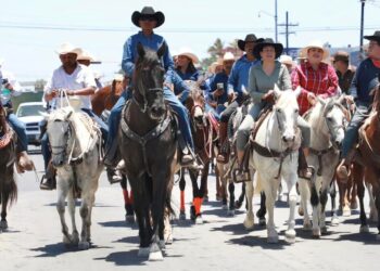 Realizan Primera Cabalgata y Festival del Rancho en La Paz