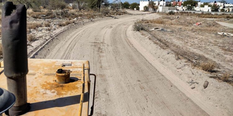 Rehabilitan 8 kilómetros de caminos vecinales de la comunidad Los Planes