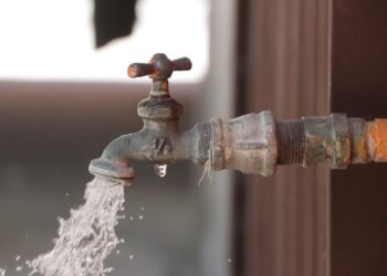 Se abastecieron 121 colonias con agua potable a través de la red el 8 de mayo: OOMSAPAS La Paz