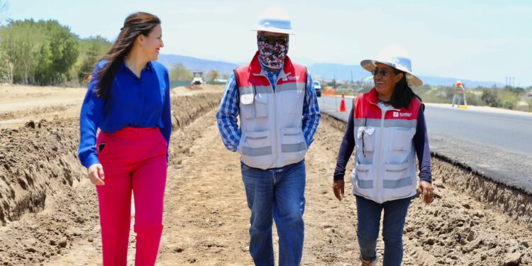 Supervisa Alcaldesa avance en la obra del Parque Lineal en La Paz, de SEDATU