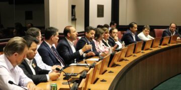 Marko Cortés convoca a las y los mexicanos en el extranjero a hacer valer sus derechos, porque López Obrador, mediante el Plan B, quiere evitar que voten en el 2024