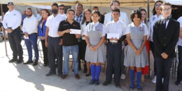 Autoridades Municipales entregan $18 mil pesos en efectivo para los 3 equipos de CSL con mejores trabajos del concurso de “Modelado de Arena”