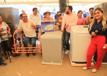 Brinda Gobierno de Los Cabos más de mil acciones durante la XX Audiencia Pública realizada en la colonia La Esperanza en CSL
