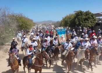 ‘’La cabalgata, un patrimonio cultural que enmarca las tradicionales festividades en Los Cabos’’: alcalde Oscar Leggs Castro