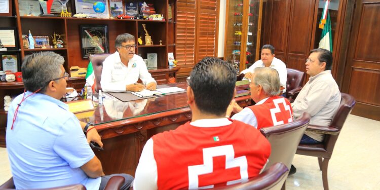 Con el máximo sentido humano; alcalde Oscar Leggs Castro refrenda el respaldo y apoyo total a la Cruz Roja Mexicana