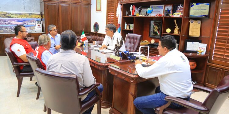 Con el máximo sentido humano; alcalde Oscar Leggs Castro refrenda el respaldo y apoyo total a la Cruz Roja Mexicana