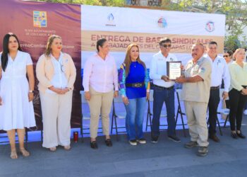 Cumple Gobierno de Los Cabos el compromiso con la justicia laboral; alcalde Oscar Leggs Castro entrega nuevas plazas a personal del Oomsapas