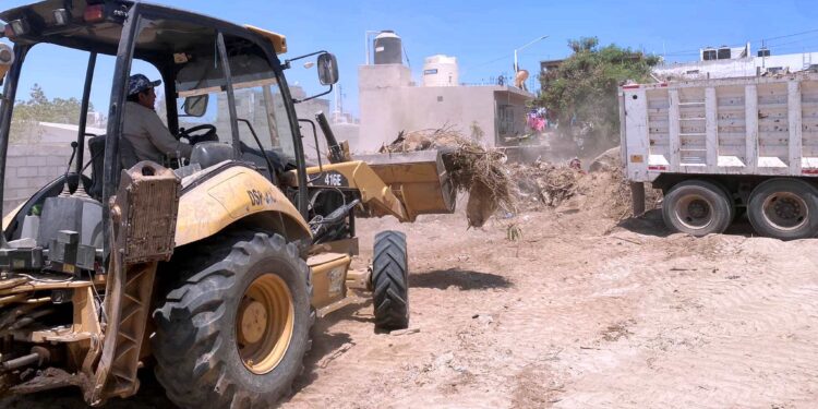 Gobierno de Los Cabos otorga atención integral al sector educativo