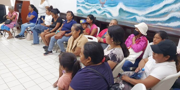 Gobierno de Los Cabos analizará propuesta para habilitar una vía alterna que mejore la movilidad de las familias de la colonia Mezquites y sus alrededores