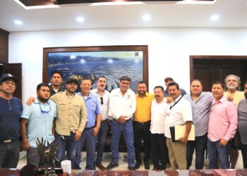 Mantiene alcalde Oscar Leggs Castro la cercanía con todos los sectores labores; escucha y atiende al gremio del transporte de carga