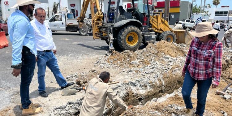 Los Cabos realizó un cambio de tubería de drenaje sanitario de 8 pulgadas de un pozo de visita a otro, para eliminar los tapones en la red de alcantarillado.