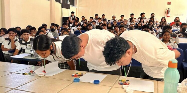 IMDIS Los Cabos sensibiliza a más de 100 estudiantes del CECyTE 05