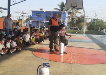 SIPINNA en colaboración y Protección Civil imparten actividades preventivas en escuelas de Los Cabos