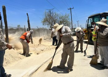 Refuerza Servicios Públicos acciones de limpieza en paraderos del transporte público