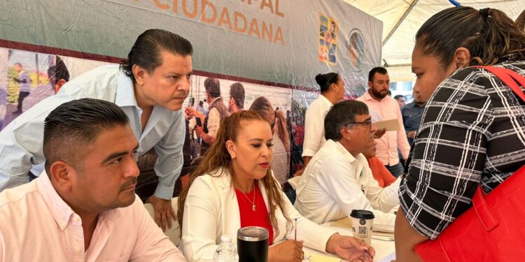 Cumpliendo con la ciudadanía, DIF Los Cabos estuvó presente en la XX Audiencia Pública