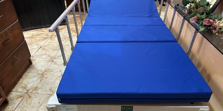 Entrega DIF Los Cabos una Cama Hospitalaria en donación para una ciudadana de CSL