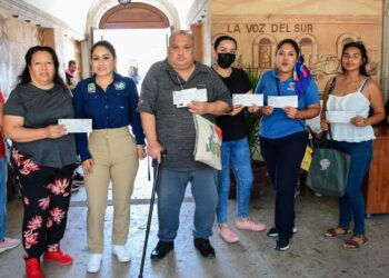 Para el Gobierno de Los Cabos satisfacer las necesidades de la ciudadanía es una gestión permanente; entregan más apoyos económicos