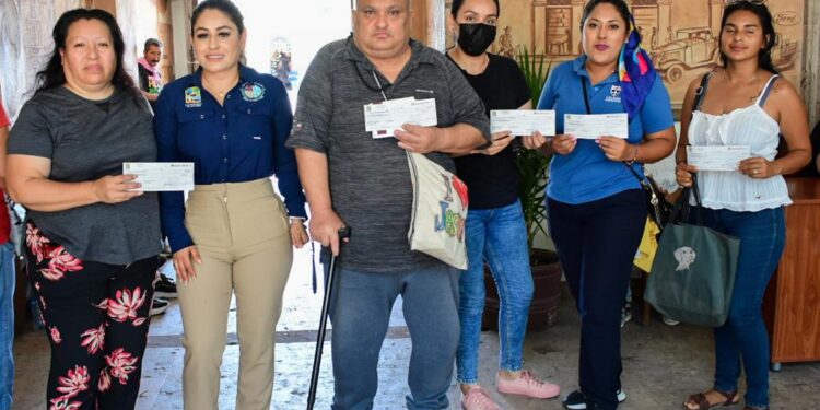 Para el Gobierno de Los Cabos satisfacer las necesidades de la ciudadanía es una gestión permanente; entregan más apoyos económicos