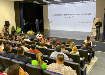 Con gran participación, se realizó la conferencia “Promoviendo los derechos humanos, la inclusión y no discriminación en el plano político”