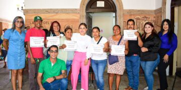 Gobierno de Los Cabos ratifica el compromiso con el bienestar de la ciudadanía; entregan 7 apoyos económicos a familias en SJC
