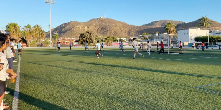 Participan más de 500 estudiantes en el encuentro deportivo Interprepas 2023