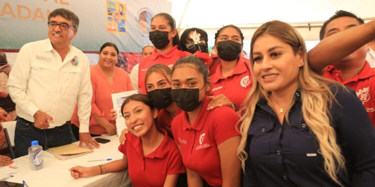 La escolta del CBTIS Nº256 representará a Los Cabos y BCS en el Encuentro Nacional con apoyo del Gobierno con sentido humano