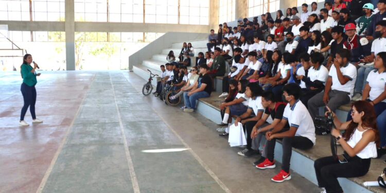 A través del programa “Estas a Tiempo, Tú Decides” se busca prevenir adicciones en la juventud