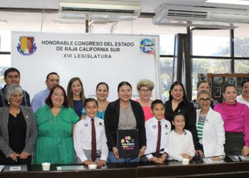 LEGISLADORA Y LEGISLADOR INFANTIL DE BCS, ENTREGAN DECLARATORIA AL H. CONGRESO DEL ESTADO.