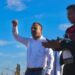 Atiende Ricardo Velázquez a vecinos de la colonia Flores Magón, en Cabo San Lucas; temen ser despojados