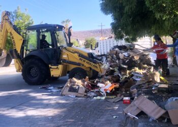 Aplica Servicios Públicos multa a empresa por tirar residuos en panteón de los San Juanes