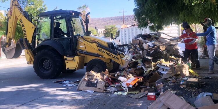 Aplica Servicios Públicos multa a empresa por tirar residuos en panteón de los San Juanes