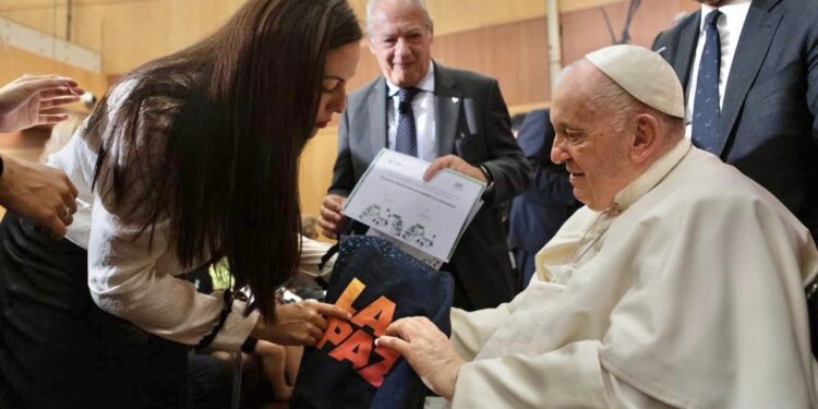 Asiste Alcaldesa de La Paz al Encuentro Internacional de Ciudades Eco-Educativas