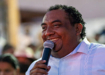 Juan Pérez Cayetano, absuelto por abuso sexual, se prepara para un impactante regreso a la arena política de Baja California Sur.