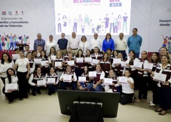 Clausuran diplomado en la gestión de desarrollo local y comunitario