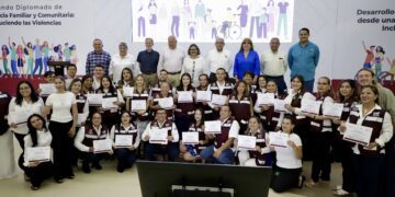 Clausuran diplomado en la gestión de desarrollo local y comunitario
