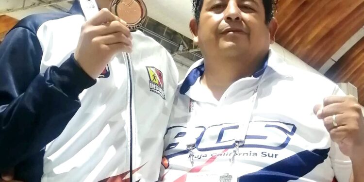 Conquistan karatecas paceños 5 medallas en Nacionales CONADE