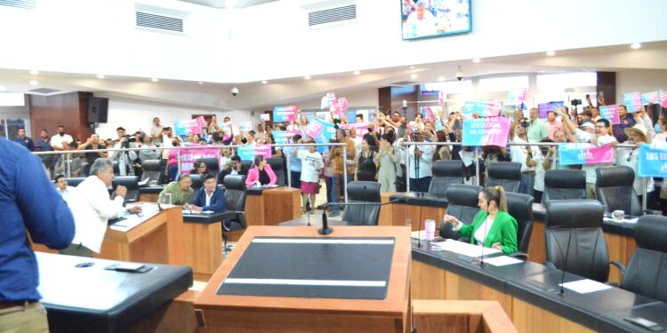 Presentan dictamen de reforma civil en materia de levantamiento de acta de nacimiento para el reconocimiento de la identidad de género y cambio de nombre