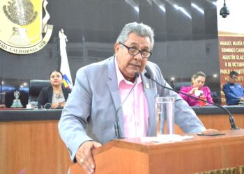 Anuncia Fracción de Morena retiro de segunda lectura de dictamen de reforma de Código Civil en materia de cambios de actas de nacimiento para niñez trans