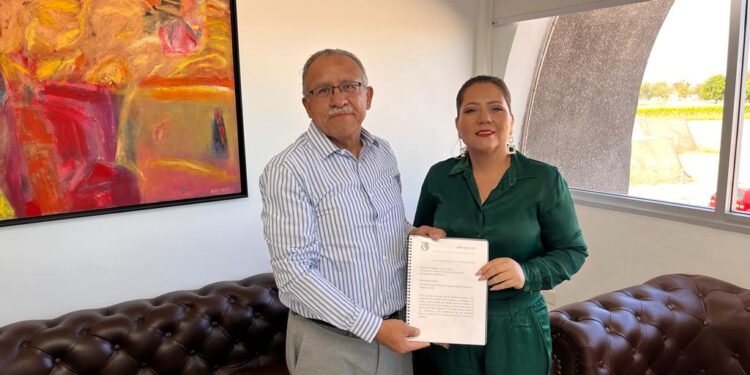 Entrega Diputada Marbella González a Rector de la UABCS punto de acuerdo para atención post COVID19