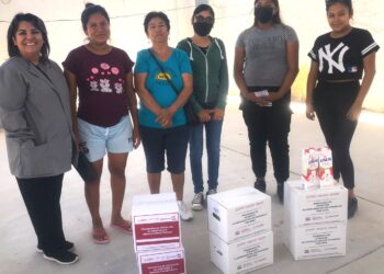 Entrega DIF La Paz apoyos alimentarios en Los Dolores a más de 247 familias