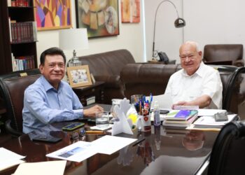 SE REÚNE GOBERNADOR VCC CON TITULAR DE INFONAVIT EN BCS